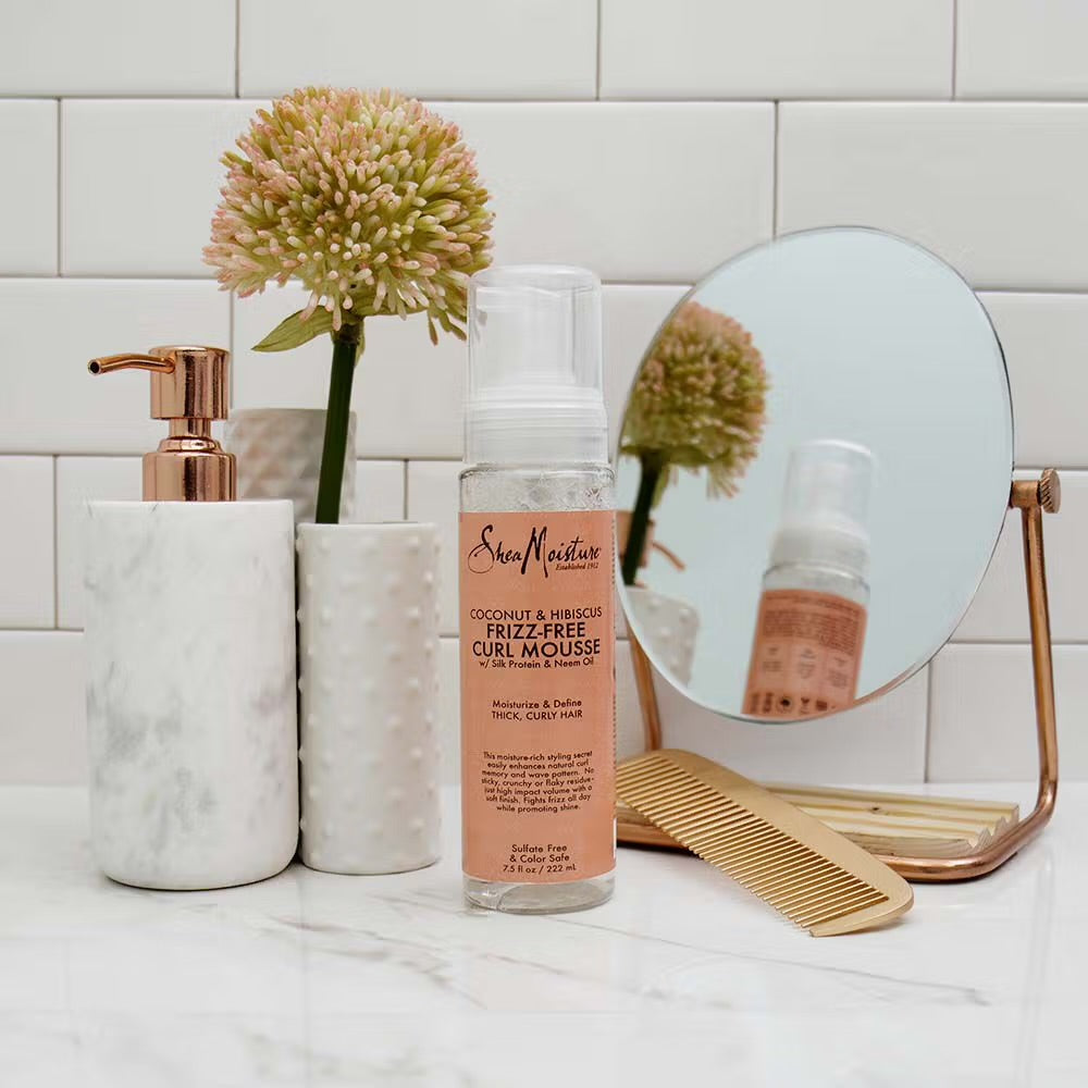 SHEA MOISTURE COCONUT & HIBISCUS FRIZZ FREE CURL MOUSSE   222ml